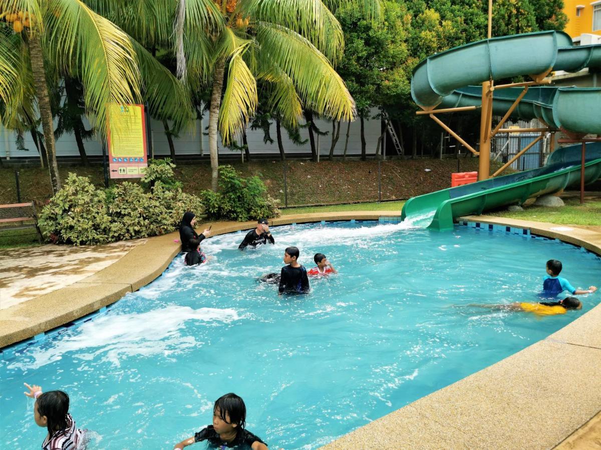 B - Lagoon Water Themepark Suite Melaka Town المظهر الخارجي الصورة