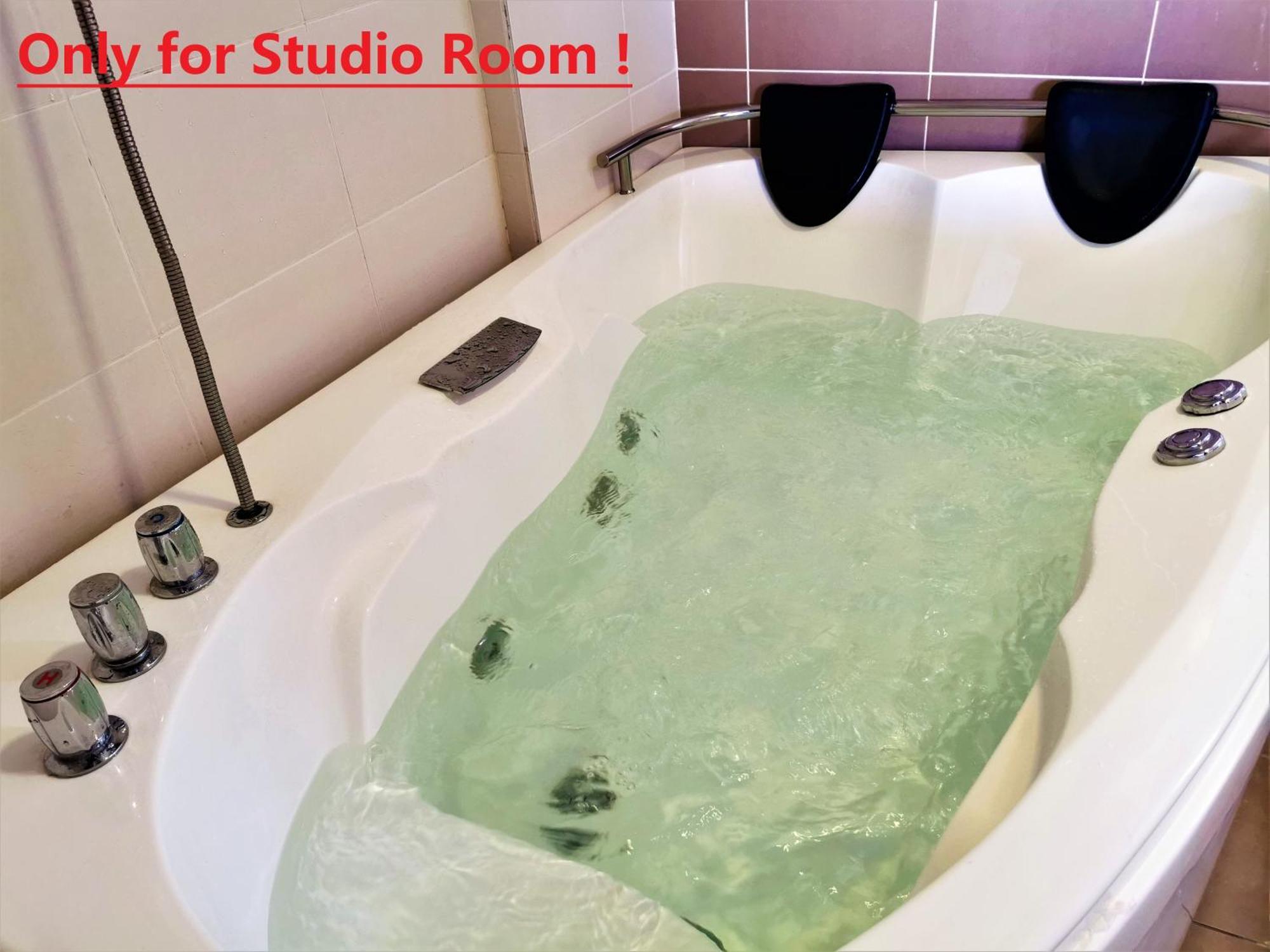 B - Lagoon Water Themepark Suite Melaka Town المظهر الخارجي الصورة